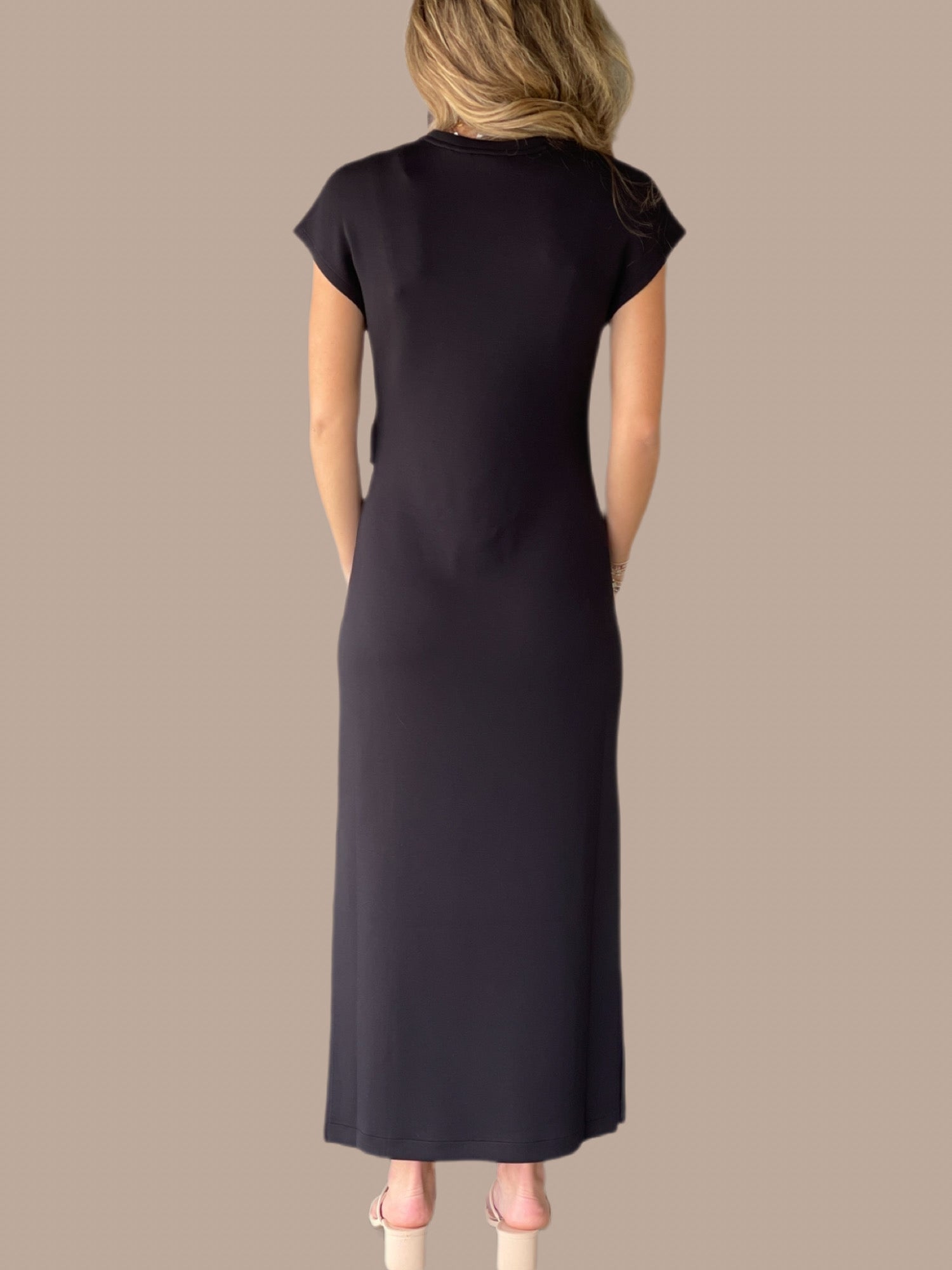SPANX AirEssentials Tie-Waist Maxi Dress XS / Very Black SPANX AirEssentials Tie-Waist Maxi Dress XS / Very Black