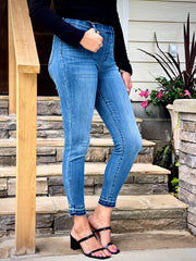 Judy Blue Pull On Skinny Jeans