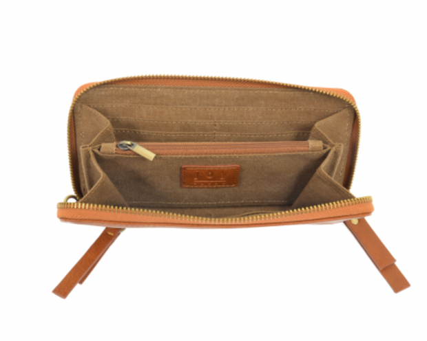 CHLOE ZIP AROUND WALLET/WRISTLET